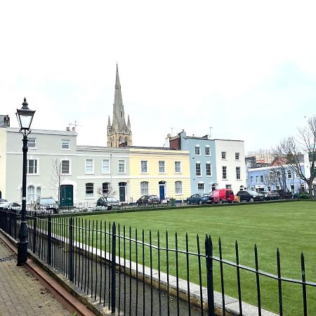 Am Living - Cheltenham Town Centre - St Georges Square ภายนอก รูปภาพ